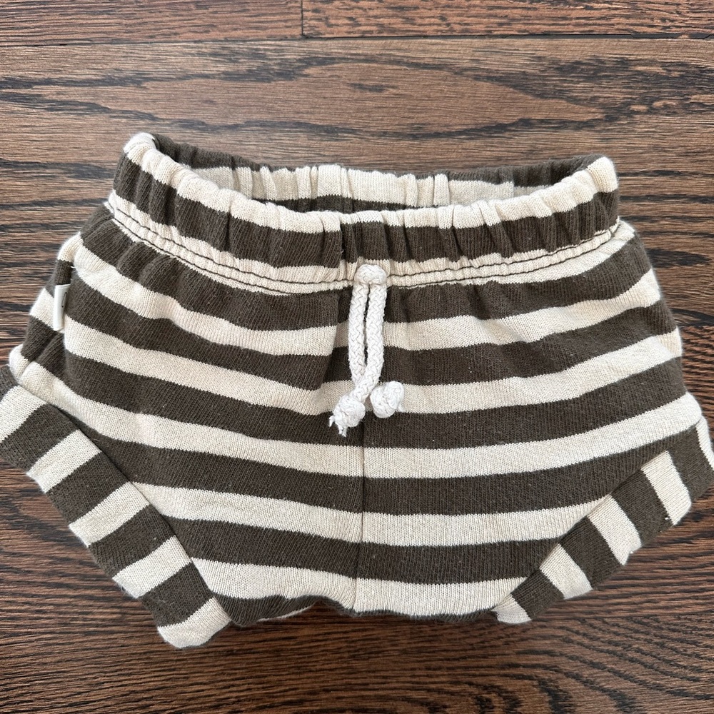 Childhood clothing- shorties 3-6 months